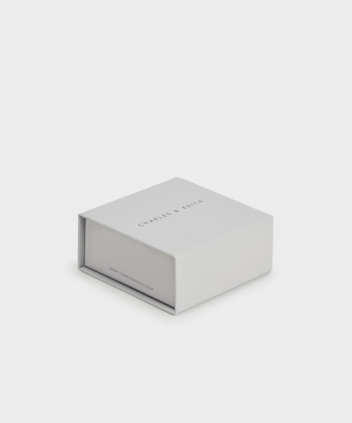 CHARLES & KEITH(チャールズ & キース)の「スノーフレークモチーフ パール&クリスタルダブルブレスレット(ブレスレット・レディース・シルバー/ゴールド/ゴールド系その他・FREE)」の8枚目の写真