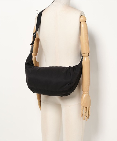HEILIS（ヘイリス）の「2WAYショルダーバッグ / メッセンジャーバッグ ボディバッグ 肩掛けバッグ ストリート（メッセンジャーバッグ・レディース・ブラック・FREE）」の2枚目の写真