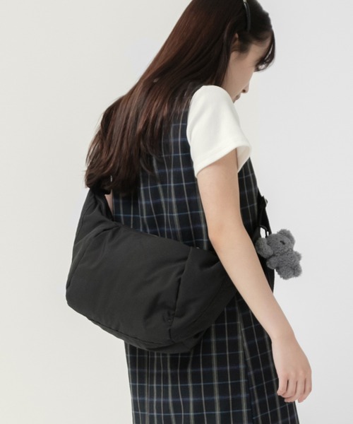 現行近✨️ プラダ 2972 ショルダーバッグ メッセンジャーバッグ 黒 プラダ サフィアーノレザーショルダーバッグ コピー