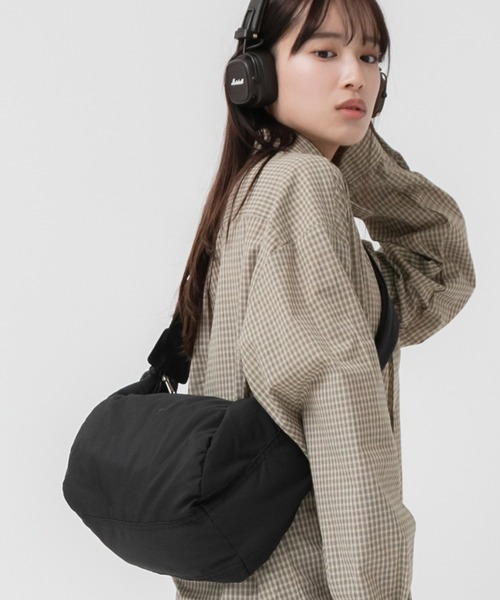 HEILIS（ヘイリス）の「2WAYショルダーバッグ / メッセンジャーバッグ ボディバッグ 肩掛けバッグ ストリート（メッセンジャーバッグ・レディース・ブラック・FREE）」の16枚目の写真