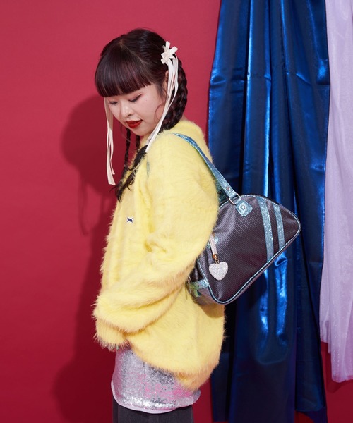 CIAOPANIC（チャオパニック）の「【＠yuna_maruu企画】【Me＋Me/ミープラスミー】チャーム付きラメコーデュロイボストンバッグ（ボストンバッグ・レディース・レッド/ピンク/スカイブルー・FREE）」の5枚目の写真