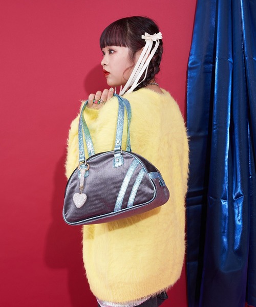 CIAOPANIC（チャオパニック）の「【＠yuna_maruu企画】【Me＋Me/ミープラスミー】チャーム付きラメコーデュロイボストンバッグ（ボストンバッグ・レディース・レッド/ピンク/スカイブルー・FREE）」の6枚目の写真