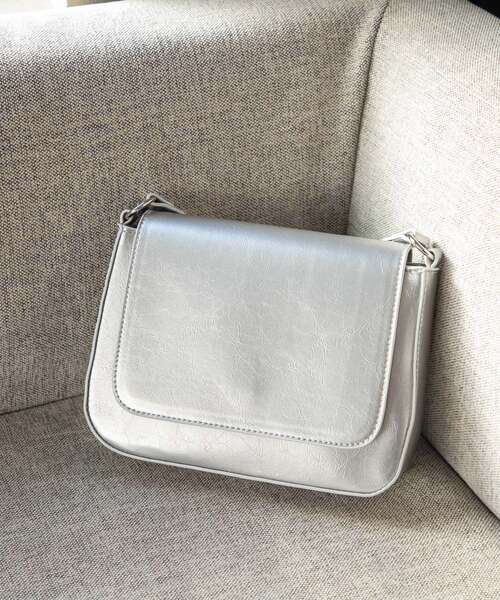 RETRO GIRL(レトロガール)の「フラップショルダーバッグ(ショルダーバッグ・レディース・シルバー/ブラック/レッド・ONE SIZE)」の7枚目の写真