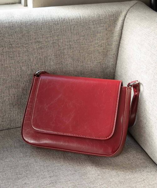 RETRO GIRL(レトロガール)の「フラップショルダーバッグ(ショルダーバッグ・レディース・シルバー/ブラック/レッド・ONE SIZE)」の19枚目の写真