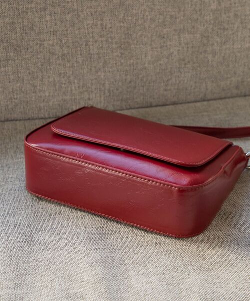 RETRO GIRL(レトロガール)の「フラップショルダーバッグ(ショルダーバッグ・レディース・シルバー/ブラック/レッド・ONE SIZE)」の14枚目の写真