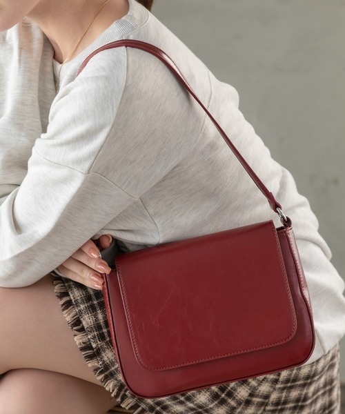 RETRO GIRL(レトロガール)の「フラップショルダーバッグ(ショルダーバッグ・レディース・シルバー/ブラック/レッド・ONE SIZE)」の2枚目の写真