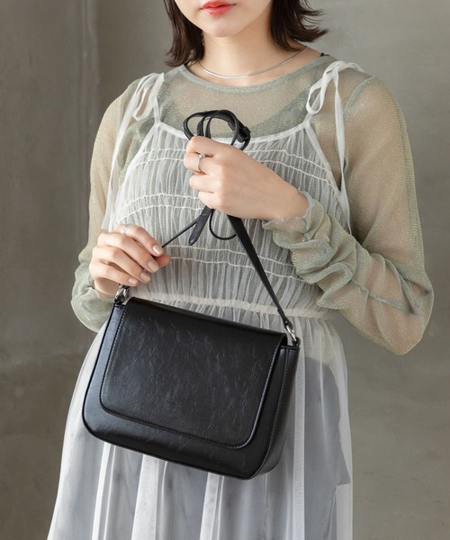 RETRO GIRL(レトロガール)の「フラップショルダーバッグ(ショルダーバッグ・レディース・シルバー/ブラック/レッド・ONE SIZE)」の1枚目の写真