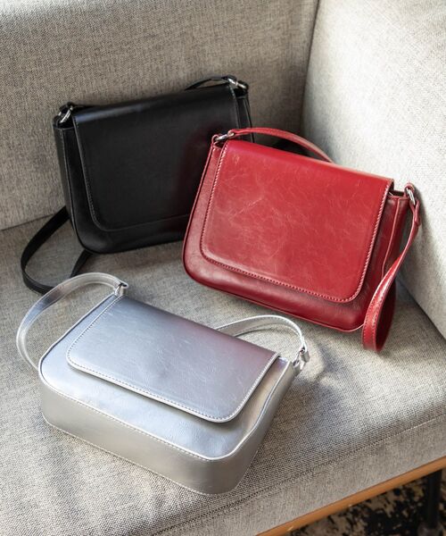 RETRO GIRL(レトロガール)の「フラップショルダーバッグ(ショルダーバッグ・レディース・シルバー/ブラック/レッド・ONE SIZE)」の20枚目の写真