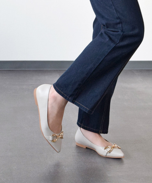 PARADIS COULEUR（パラディクルール）の「【PARADIS COULEUR】ポインテッドトウメタルビットパンプス(341017)（パンプス・レディース・ライトグレー/ブラック/ブラック系その他・22.5/23/23.5/24/24.5）」の22枚目の写真