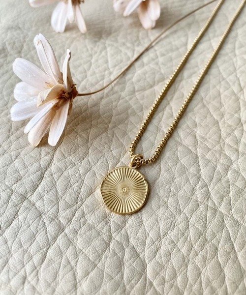 emouv by est（エモーヴバイエスト）の「emouv by est コインデザインネックレス（ネックレス・レディース・ゴールド・FREE）」の6枚目の写真