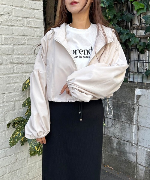 INGNI（イング）の「クロップド丈マウンテンパーカー（マウンテンパーカー・レディース・アイボリー/ブラック/ブルー系/ピンク・M）」の9枚目の写真