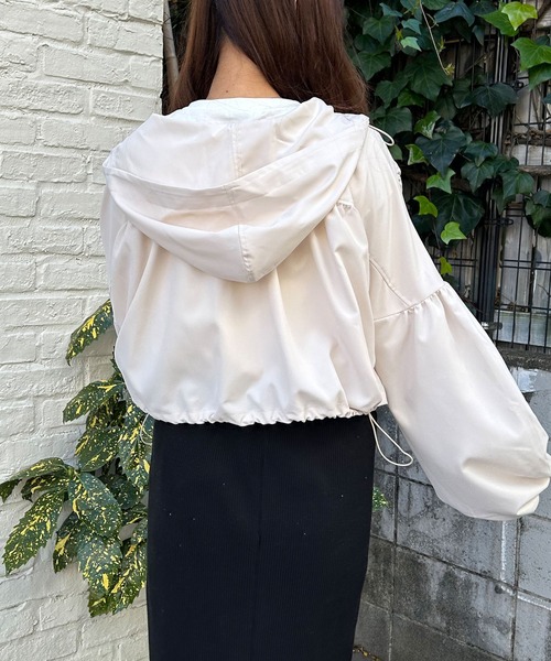 INGNI（イング）の「クロップド丈マウンテンパーカー（マウンテンパーカー・レディース・アイボリー/ブラック/ブルー系/ピンク・M）」の11枚目の写真