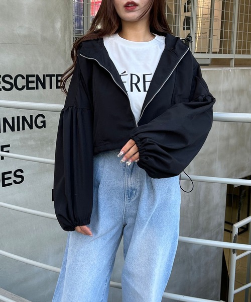 INGNI（イング）の「クロップド丈マウンテンパーカー（マウンテンパーカー・レディース・アイボリー/ブラック/ブルー系/ピンク・M）」の17枚目の写真