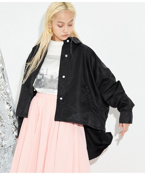 Settimissimo（セッティミッシモ）の「バックシャーリングヘム シャツジャケット（ブルゾン・レディース・ブラック/ベージュ・FREE）」の5枚目の写真
