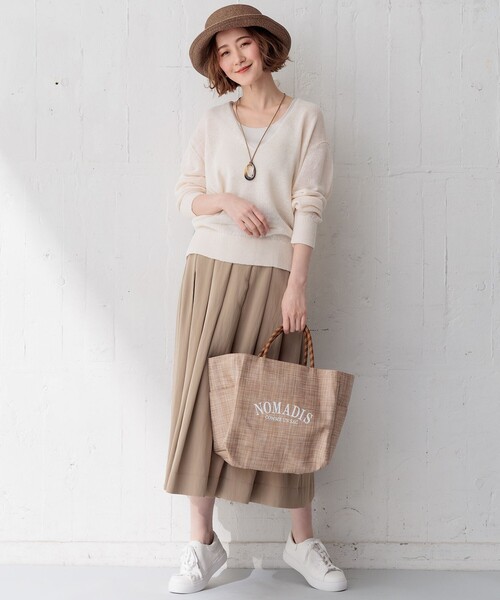 23区 S(ニジュウサンクチイサイサイズ)の「【CLASSY.6月号掲載/洗える】ピュアリネンバルキー Vネックニット(ニット/セーター・レディース・アイボリー系/グレー系/黄土色系/ダークブラウン系・32)」の9枚目の写真