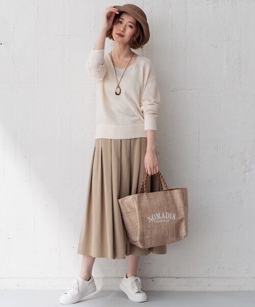 23区 S(ニジュウサンクチイサイサイズ)の「【CLASSY.6月号掲載/洗える】ピュアリネンバルキー Vネックニット(ニット/セーター・レディース・アイボリー系/グレー系/黄土色系/ダークブラウン系・32)」の10枚目の写真