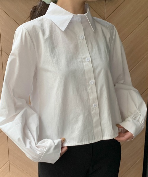 GEMEDA(ジェメダ)の「バックプリーツショートシャツブラウス(シャツ/ブラウス・レディース・ホワイト/ブラック/ライトブルー・M)」の8枚目の写真