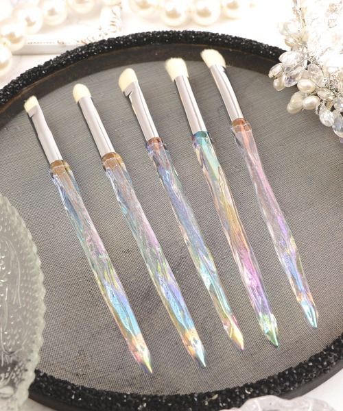 Mayree(メイリー)の「【resonance】クリスタルカラー ダイヤモンドカット メイク ブラシセット(メイクブラシ・レディース・B/C/A・FREE)」の3枚目の写真