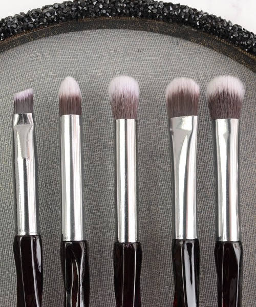 Mayree(メイリー)の「【resonance】クリスタルカラー ダイヤモンドカット メイク ブラシセット(メイクブラシ・レディース・B/C/A・FREE)」の8枚目の写真