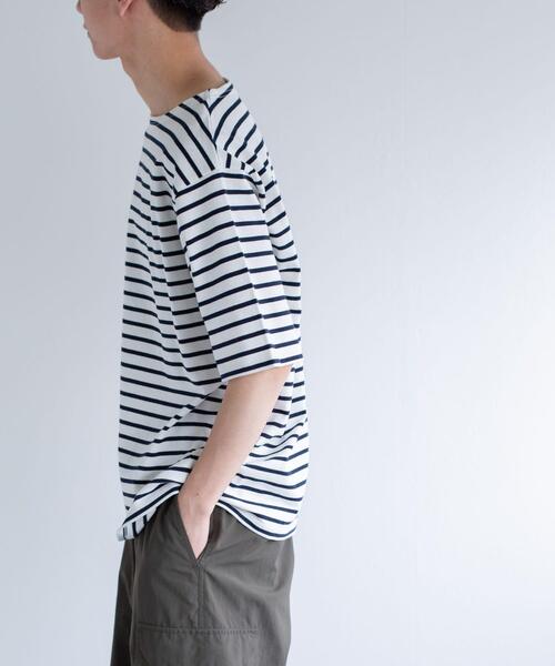 FORK&SPOON(フォークアンドスプーン)の「FORK&SPOON ボートネックボーダーショートスリーブ(Tシャツ/カットソー・メンズ・ブルー系その他/グリーン系その他/グレー系その他/ホワイト系その他・4/5)」の5枚目の写真