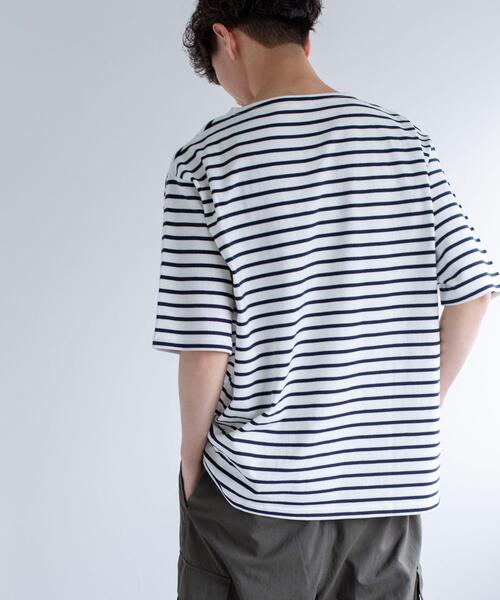 FORK&SPOON(フォークアンドスプーン)の「FORK&SPOON ボートネックボーダーショートスリーブ(Tシャツ/カットソー・メンズ・ブルー系その他/グリーン系その他/グレー系その他/ホワイト系その他・4/5)」の6枚目の写真