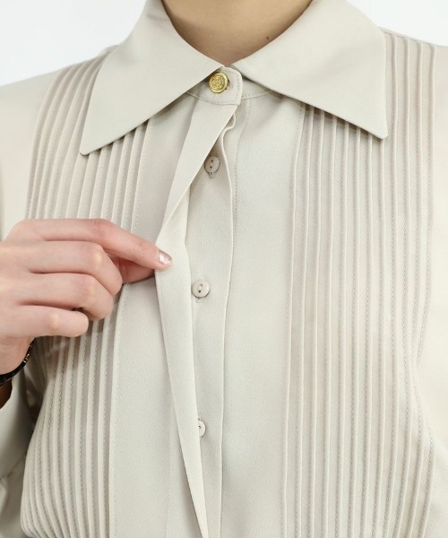 an another angelus（アンアナザーアンジェラス）の「ピンタックデザインシャツ/ananotherangelus（シャツ/ブラウス・レディース・オフホワイト/ライトベージュ・FREE）」の9枚目の写真