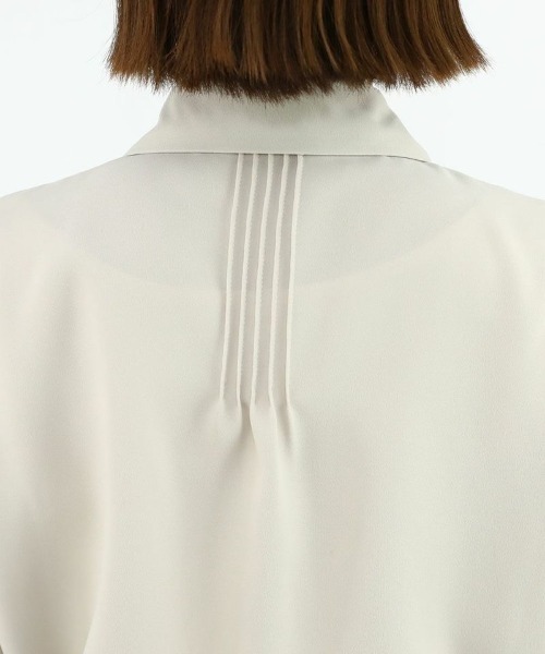 an another angelus（アンアナザーアンジェラス）の「ピンタックデザインシャツ/ananotherangelus（シャツ/ブラウス・レディース・オフホワイト/ライトベージュ・FREE）」の12枚目の写真