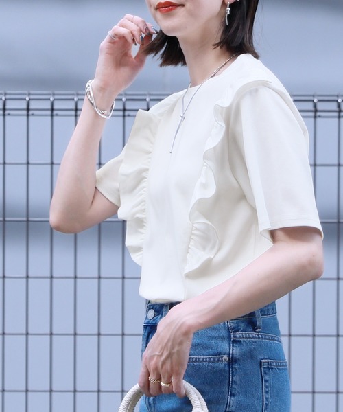 reca(レカ)の「ハニカムフリルTシャツ(Tシャツ/カットソー・レディース・ベージュ/ホワイト/ブラック・FREE)」の6枚目の写真