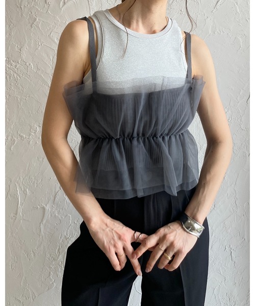 She's Closet（シーズクローゼット）の「フリルチュールビスチェキャミソール（チューブトップ・レディース・アイボリー/グレー/ブラック/グレイッシュベージュ・FREE）」の14枚目の写真