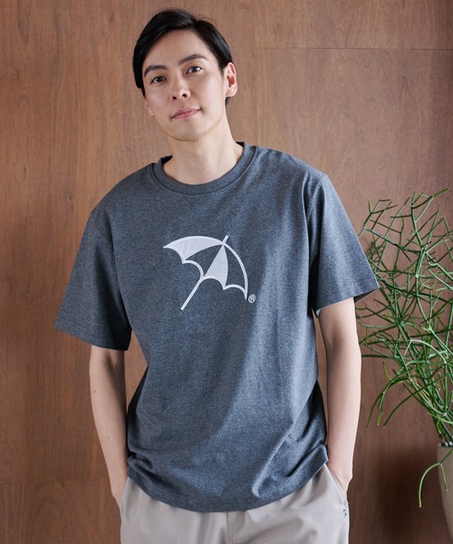 Arnold Palmer(アーノルドパーマー)の「CYCLO 天竺 シェア アンブレラ ロゴ Tシャツ(Tシャツ/カットソー・レディース・パープル/グレー/ホワイト/ブルーグレー・L/M/S/XS/LL)」の1枚目の写真