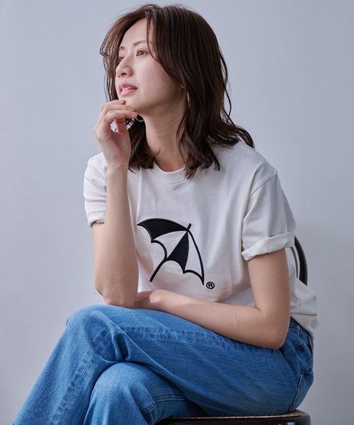 Arnold Palmer(アーノルドパーマー)の「CYCLO 天竺 シェア アンブレラ ロゴ Tシャツ(Tシャツ/カットソー・レディース・パープル/グレー/ホワイト/ブルーグレー・L/M/S/XS/LL)」の22枚目の写真