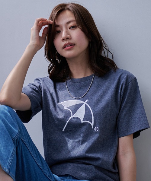 Arnold Palmer(アーノルドパーマー)の「CYCLO 天竺 シェア アンブレラ ロゴ Tシャツ(Tシャツ/カットソー・レディース・パープル/グレー/ホワイト/ブルーグレー・L/M/S/XS/LL)」の12枚目の写真