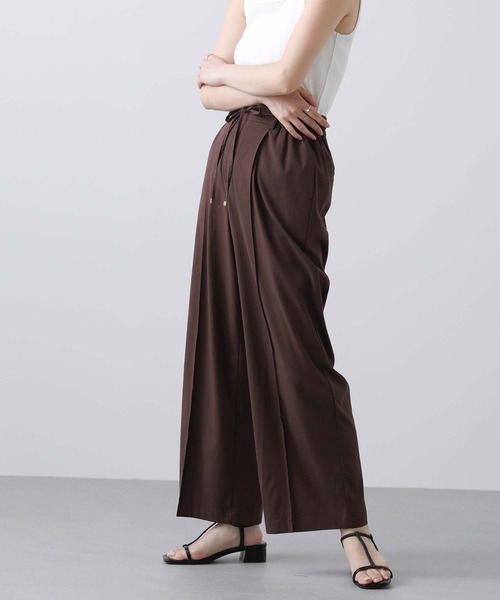 Gready Brilliant（グレディブリリアン）の「ＲＬピンタックセミワイドパンツ（その他パンツ・レディース・オフホワイト/ブラック/ブラウン・36/38）」の5枚目の写真