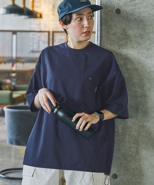 THE CRAFT CREW PRODUCTS（ザクラフトクループロダクツ）の「【THE CRAFT CREW PRODUCTS】テックファブリック ドローコード ビッグシルエット クルーネックポケット半袖Tシャツ / 接触冷感・吸水速乾（Tシャツ/カットソー）」｜詳細画像