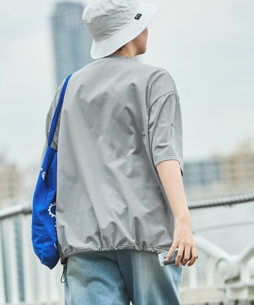 THE CRAFT CREW PRODUCTS（ザクラフトクループロダクツ）の「【THE CRAFT CREW PRODUCTS】テックファブリック ドローコード ビッグシルエット クルーネックポケット半袖Tシャツ / 接触冷感・吸水速乾（Tシャツ/カットソー）」｜詳細画像