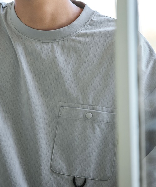 THE CRAFT CREW PRODUCTS（ザクラフトクループロダクツ）の「【THE CRAFT CREW PRODUCTS】テックファブリック ドローコード ビッグシルエット クルーネックポケット半袖Tシャツ / 接触冷感・吸水速乾（Tシャツ/カットソー）」｜詳細画像