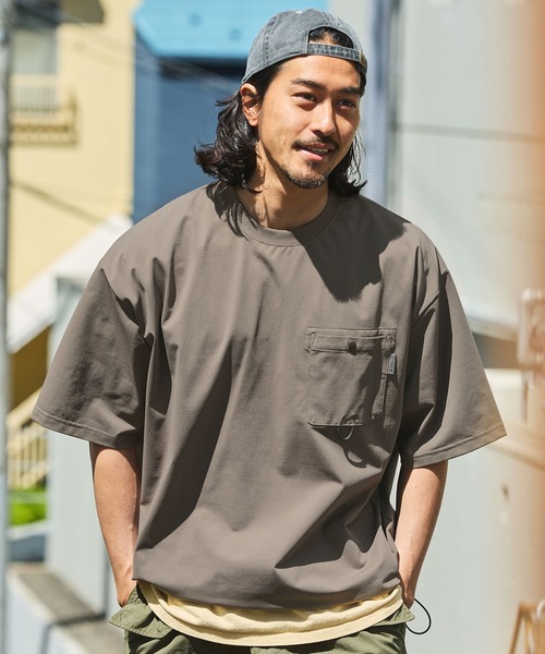 THE CRAFT CREW PRODUCTS（ザクラフトクループロダクツ）の「【THE CRAFT CREW PRODUCTS】テックファブリック ドローコード ビッグシルエット クルーネックポケット半袖Tシャツ / 接触冷感・吸水速乾（Tシャツ/カットソー）」｜詳細画像