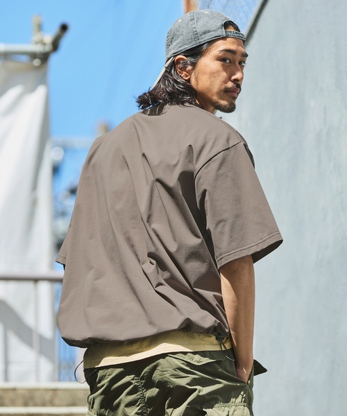 THE CRAFT CREW PRODUCTS（ザクラフトクループロダクツ）の「【THE CRAFT CREW PRODUCTS】テックファブリック ドローコード ビッグシルエット クルーネックポケット半袖Tシャツ / 接触冷感・吸水速乾（Tシャツ/カットソー）」｜詳細画像