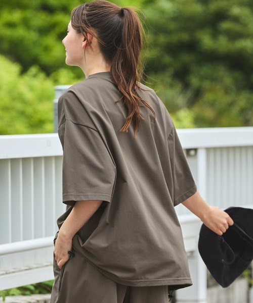THE CRAFT CREW PRODUCTS（ザクラフトクループロダクツ）の「【THE CRAFT CREW PRODUCTS】テックファブリック ドローコード ビッグシルエット クルーネックポケット半袖Tシャツ / 接触冷感・吸水速乾（Tシャツ/カットソー）」｜詳細画像
