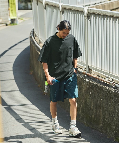 THE CRAFT CREW PRODUCTS（ザクラフトクループロダクツ）の「【THE CRAFT CREW PRODUCTS】テックファブリック ドローコード ビッグシルエット クルーネックポケット半袖Tシャツ / 接触冷感・吸水速乾（Tシャツ/カットソー）」｜詳細画像