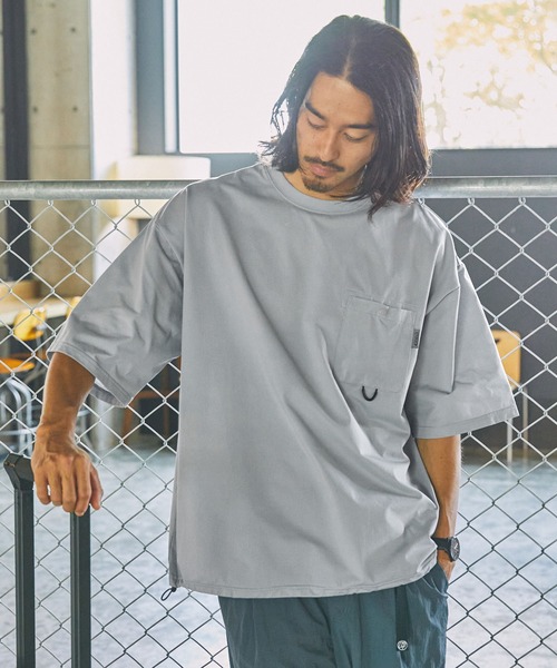 THE CRAFT CREW PRODUCTS（ザクラフトクループロダクツ）の「【THE CRAFT CREW PRODUCTS】テックファブリック ドローコード ビッグシルエット クルーネックポケット半袖Tシャツ / 接触冷感・吸水速乾（Tシャツ/カットソー）」｜詳細画像