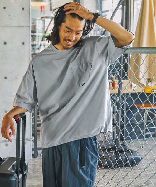 THE CRAFT CREW PRODUCTS（ザクラフトクループロダクツ）の「【THE CRAFT CREW PRODUCTS】テックファブリック ドローコード ビッグシルエット クルーネックポケット半袖Tシャツ / 接触冷感・吸水速乾（Tシャツ/カットソー）」｜詳細画像