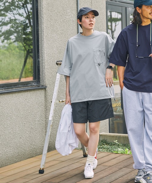 THE CRAFT CREW PRODUCTS（ザクラフトクループロダクツ）の「【THE CRAFT CREW PRODUCTS】テックファブリック ドローコード ビッグシルエット クルーネックポケット半袖Tシャツ / 接触冷感・吸水速乾（Tシャツ/カットソー）」｜詳細画像