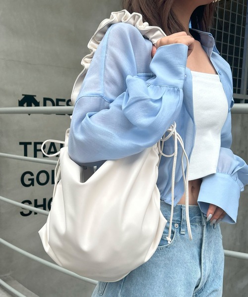 INGNI(イング)の「ギャザーショルダーバッグ/A(ショルダーバッグ・レディース・オフホワイト/シルバー/ブラック・ONE SIZE)」の11枚目の写真