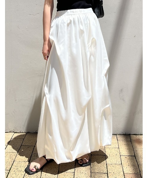 Re:EDIT（リエディ）の「[2024 SUMMER COLLECTION][低身長サイズ有]サテンバルーンロングスカート（スカート・レディース・ホワイト/ブラック・LARGE/MEDIUM/SHORT）」の8枚目の写真