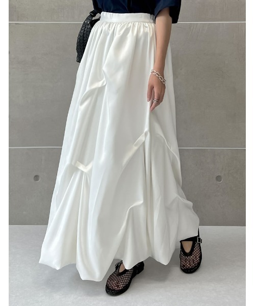Re:EDIT（リエディ）の「[2024 SUMMER COLLECTION][低身長サイズ有]サテンバルーンロングスカート（スカート・レディース・ホワイト/ブラック・LARGE/MEDIUM/SHORT）」の14枚目の写真