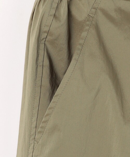green label relaxing(グリーンレーベルリラクシング)の「パラシュート パンツ(その他パンツ・レディース・ネイビー/オリーブ・38/36)」の14枚目の写真