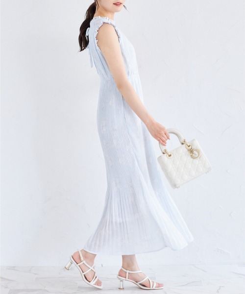 tocco closet(トッコ クローゼット)の「リボン&フリル付きプリーツシフォンフラワープリントワンピース(ワンピース・レディース・ブルー/ピンクベージュ・M)」の6枚目の写真