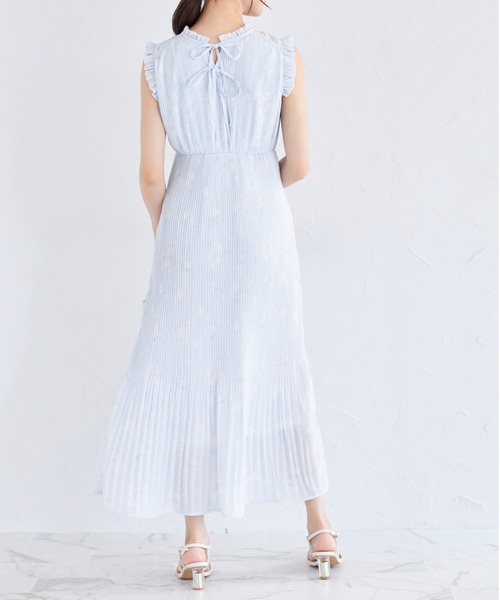 tocco closet(トッコ クローゼット)の「リボン&フリル付きプリーツシフォンフラワープリントワンピース(ワンピース・レディース・ブルー/ピンクベージュ・M)」の7枚目の写真
