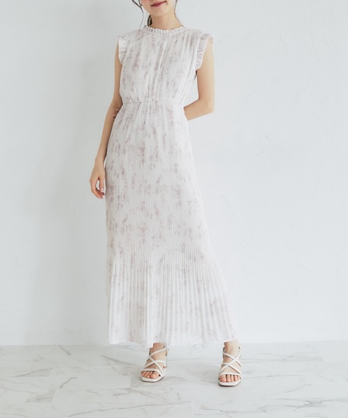 tocco closet(トッコ クローゼット)の「リボン&フリル付きプリーツシフォンフラワープリントワンピース(ワンピース・レディース・ブルー/ピンクベージュ・M)」の12枚目の写真